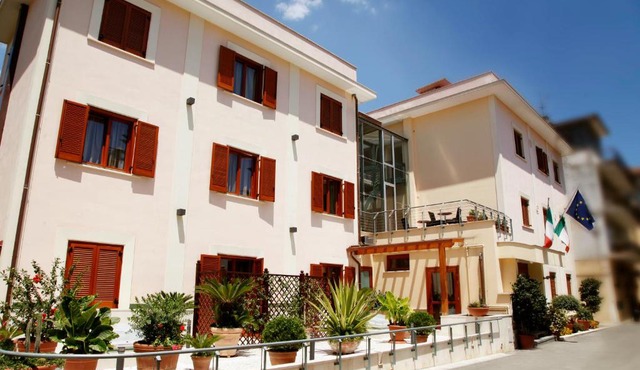 Hotel Diana