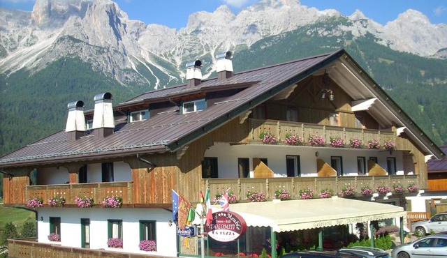 HOTEL DOLOMITI di De Martin D Oscar