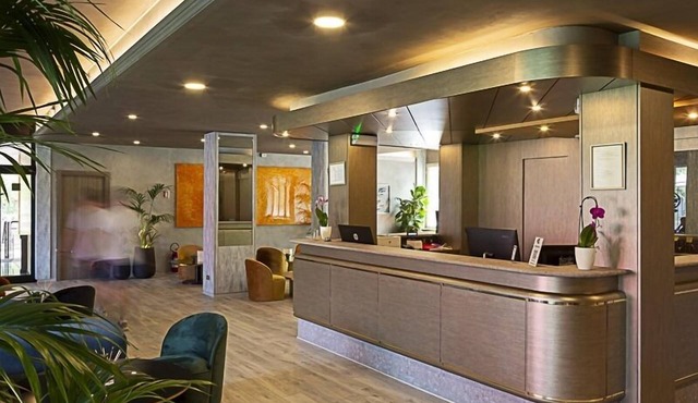 HOTEL EMBASSY PERO