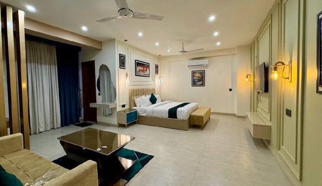 Hotel Four Square