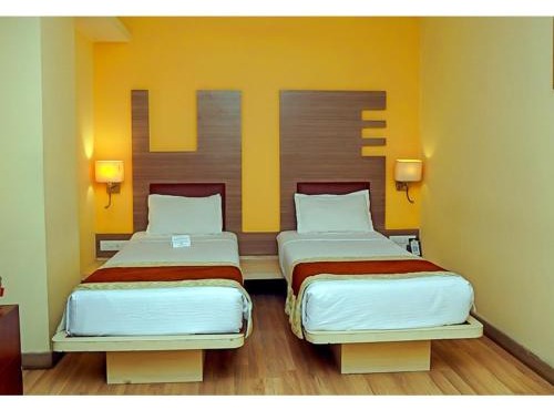 Hotel Galaxy, Lansdowne
