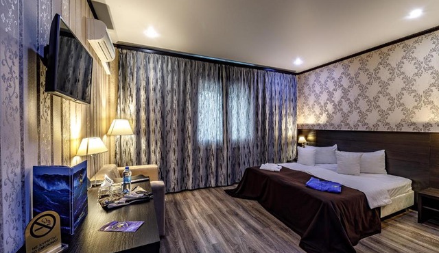 Hotel Gold Shark