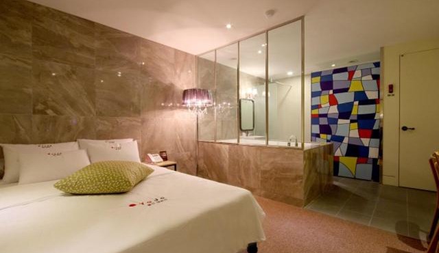 Hotel H2