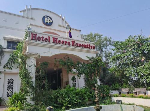 Hotel HEERA EXECUTIVE