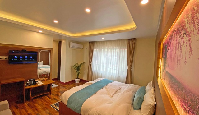 Hotel Himalayan BTS