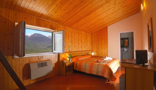 Hotel Holidays