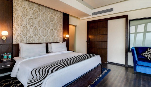 Hotel in Jaipur near Hawa Mahal