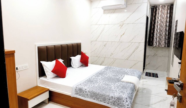 Hotel Janata In Gujarat