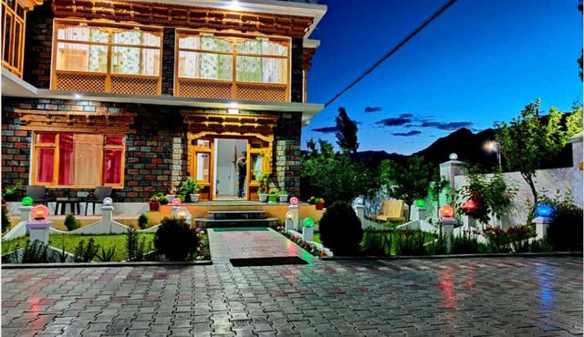 Hotel Jeevanam Villa