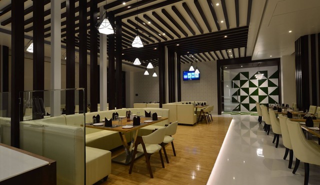 Hotel Jhankar Palace