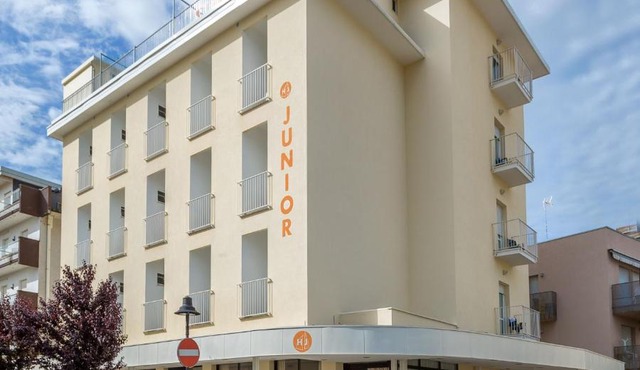 Hotel Junior