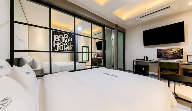 HOTEL JUNO