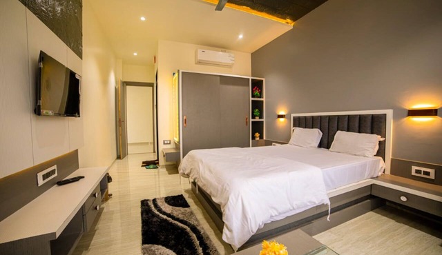 Hotel KV Pride