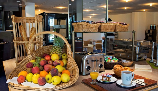 Hotel Kyriad Nemours