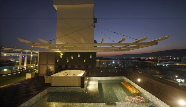 Hotel LN Courtyard