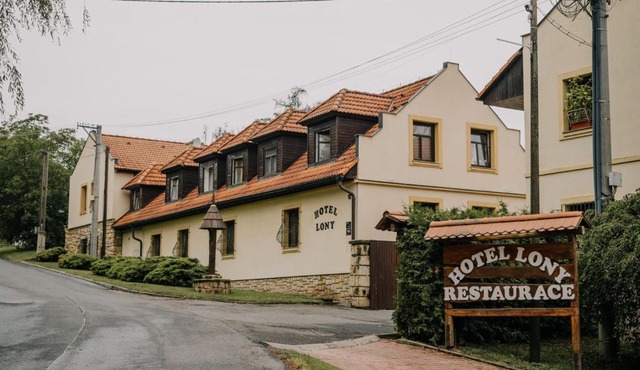Hotel Lony