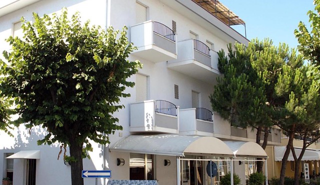 Hotel Lora
