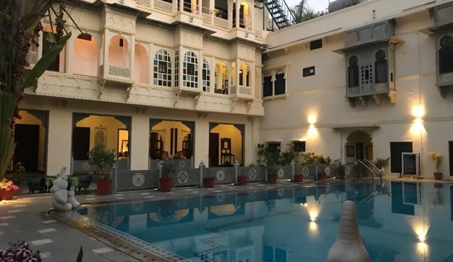 HOTEL MAHENDRA PRAKASH