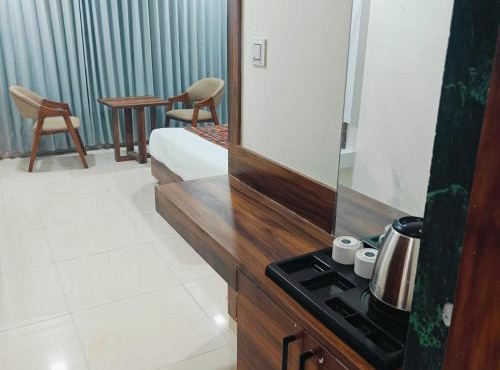 HOTEl MAPLE LEAF