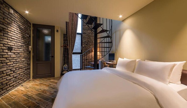 Hotel March