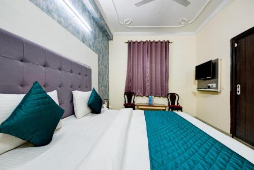 Hotel Mayank Plaza-Near IGI Airport Terminal-3