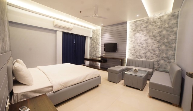 HOTEL MAYUR