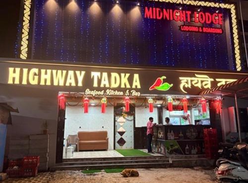 Hotel Midnight Lodging & Boarding