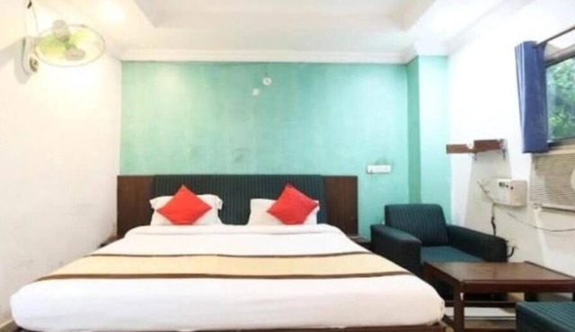 Hotel Monal Deluxe Room
