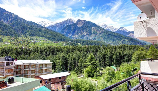 Hotel Monarch Residency