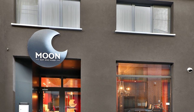 Hotel Moon