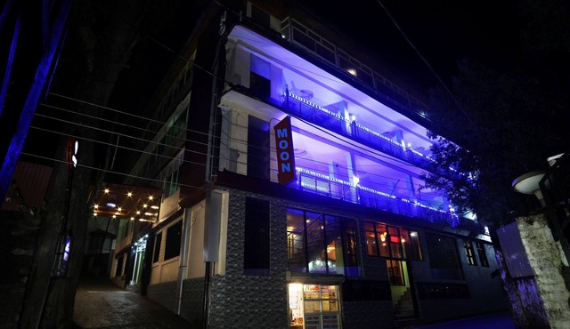 Hotel Moon