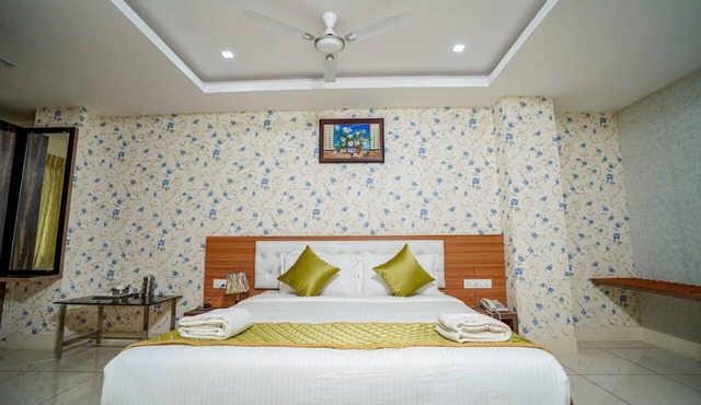 Hotel Mysore Palace.