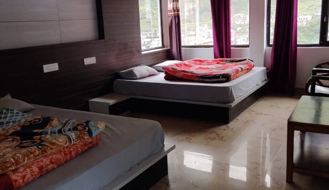 Hotel Nanda Devi