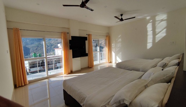 Hotel Nirvanam