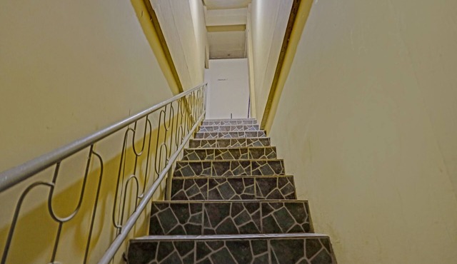 Hotel O Sar Inn
