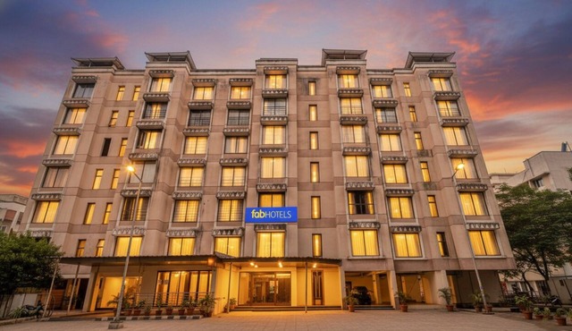Hotel Omkar & Lodging - phoenix market city