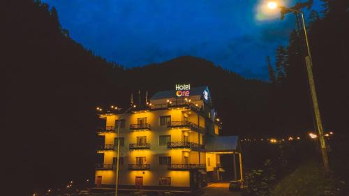 Hotel One Riverside Kaghan