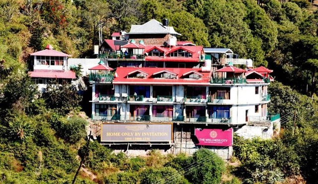 Hotel Pine View