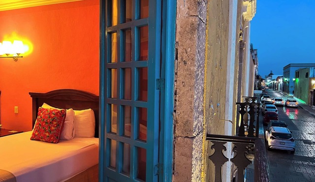 Hotel Plaza Colonial