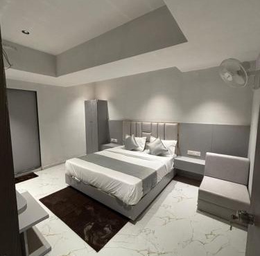 Hotel Pristine