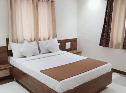 Hotel Radhika