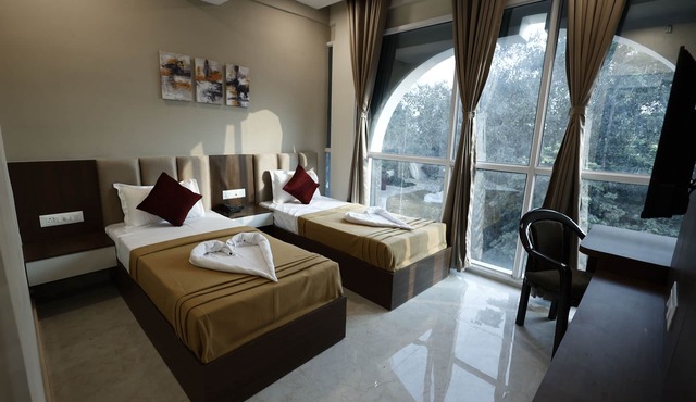 Hotel Raj Residency