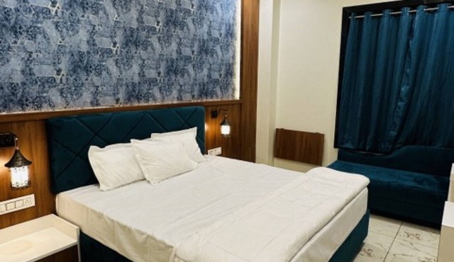 Hotel Ratnam Palace