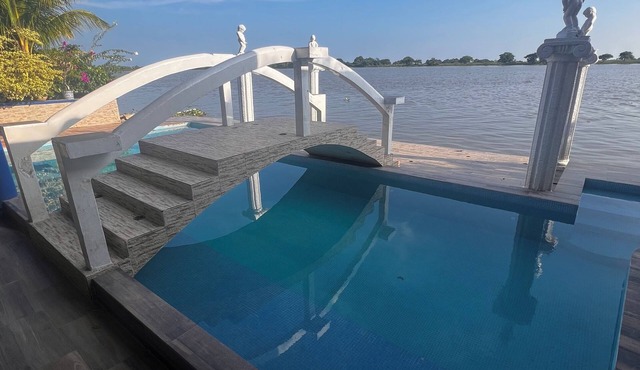 Hotel River Blue