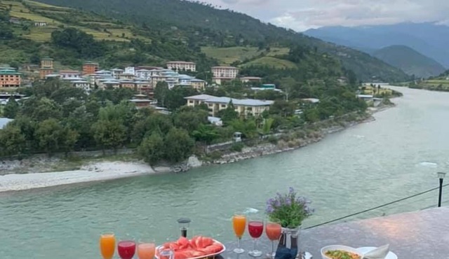 Hotel River Valley