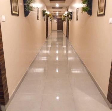 Hotel S R