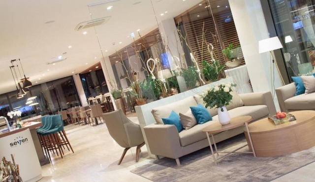 Hotel Seven