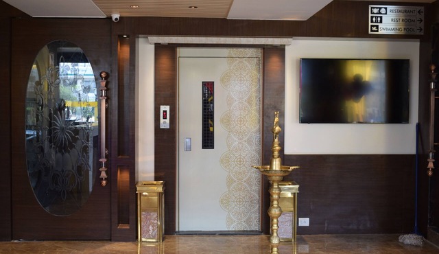 Hotel Seven Sky