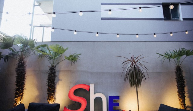 Hotel She, Osaka