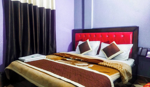 Hotel Shiva & is